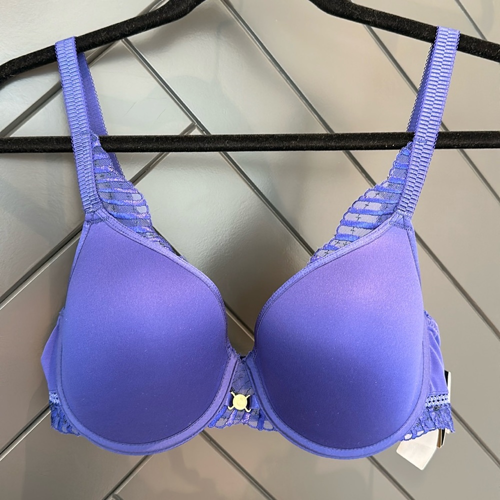 Chantelle, memory foam, dark purple bra with gorgeous lace detailing